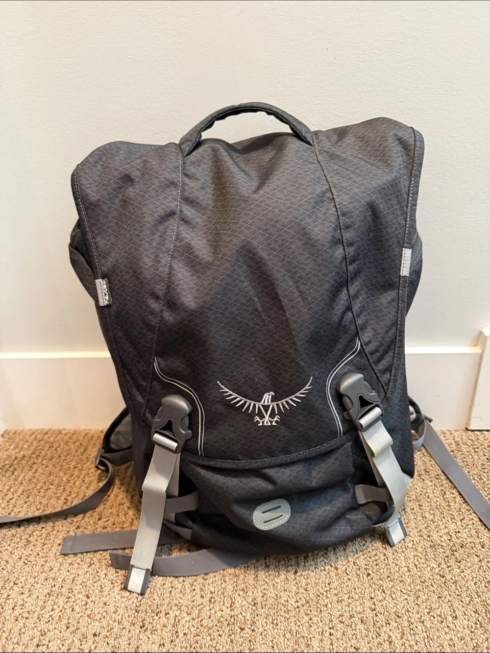 Men's Unisex Black Daypack Backpack Osprey Flap Jack Flapjack Pack School